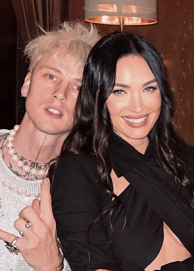 ميغان فوكس في المراحل الأخيرة من التخطيط لزفافها المستوحى من ثقافة الروك