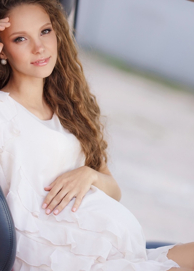 نصائح مهمة على المرأة الحامل أن تتبعها أثناء قيادة السيارة