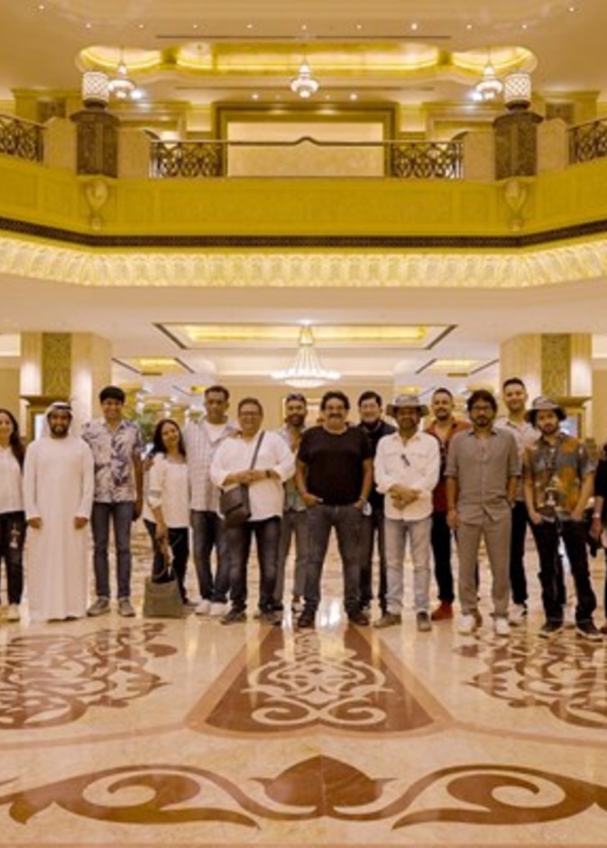 وفد من صنّاع الأفلام بالهند يزور مواقع الإنتاج في أبوظبي