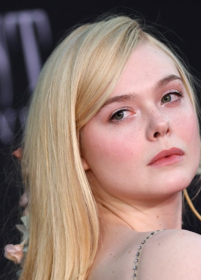 كيف تعتنين بالبشرة الفاتحة على طريقة Elle Fanning؟