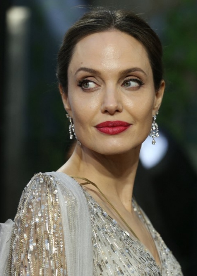 دروس جمالية للمرأة الأربعينية استوحيها من أنجلينا جولي بمناسبة عيد ميلادها