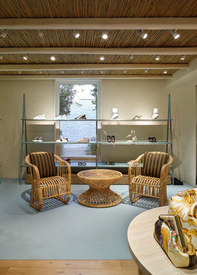  FENDI تعلن عن افتتاح بوتيكها الجديد في ميكونوس، اليونان