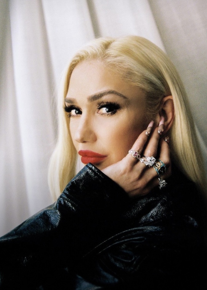 أجدد ألوان المناكير لصيف 2022 مع الأظافر الجيل بأسلوب جوين ستيفاني Gwen Stefani