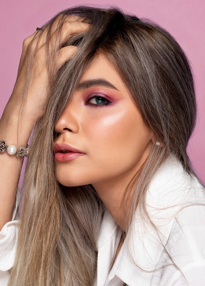 الزيوت الطبيعية من أكثر المكونات فعالية لإزالة المكياج وجماية البشرة