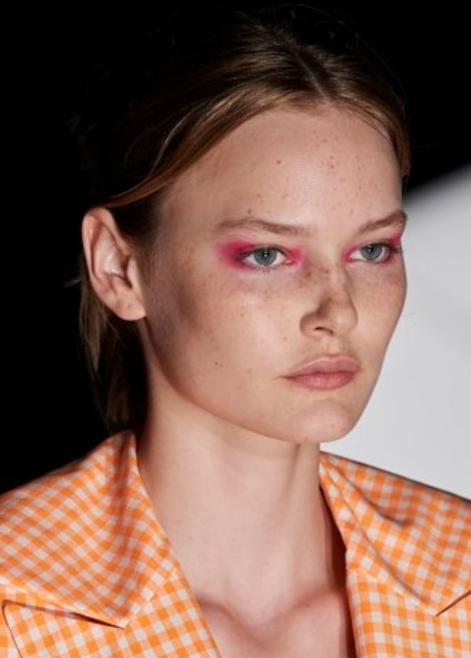 المكياج الملون الأكثر رواجاً في صيف 2022 وكيفية تطبيقه