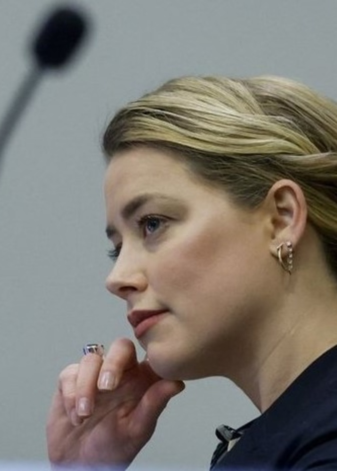 تسريحات أنيقة للشعر الملموم من وحي أحدث إطلالات آمبر هيرد Amber Heard 2022