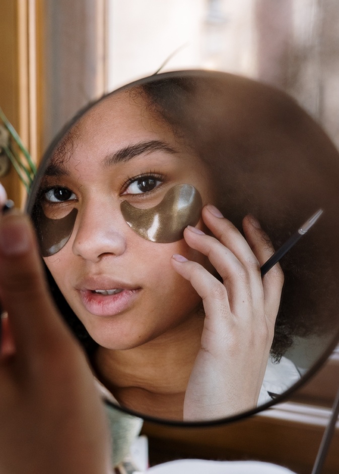 حلول طبيعية للتخلص من الهالات الداكنة