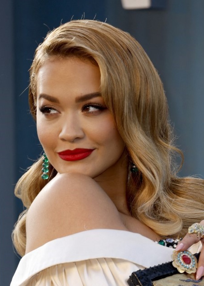 حيل جمالية بالمكياج  مع ريتا اورا Rita Ora تجعلك تبدين أصغر سنًا