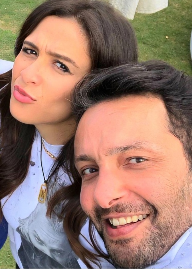 ياسمين عبد العزيز وشقيقها