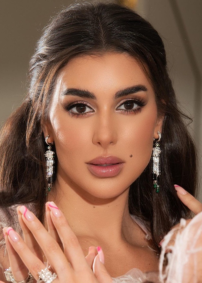 حيل جمالية لتكثيف الرموش ورفعها بأسلوب ياسمين صبري