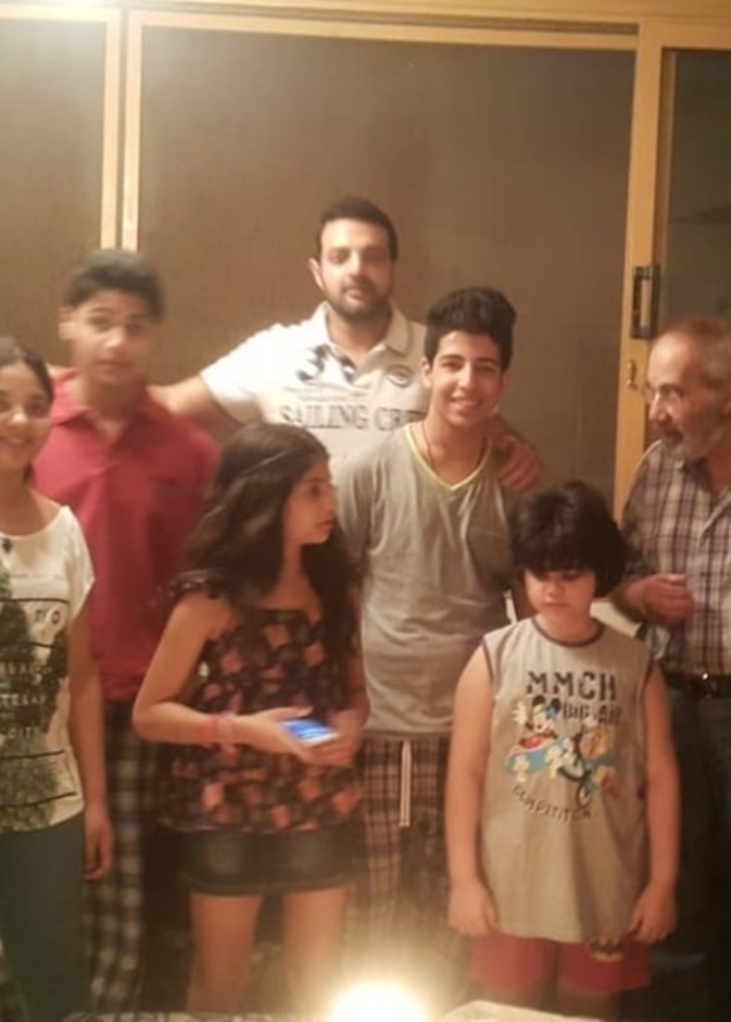 عائلة محمود ياسين تحيي ذكرى ميلاده وتكشف عن لقطات مؤثرة ونادرة له