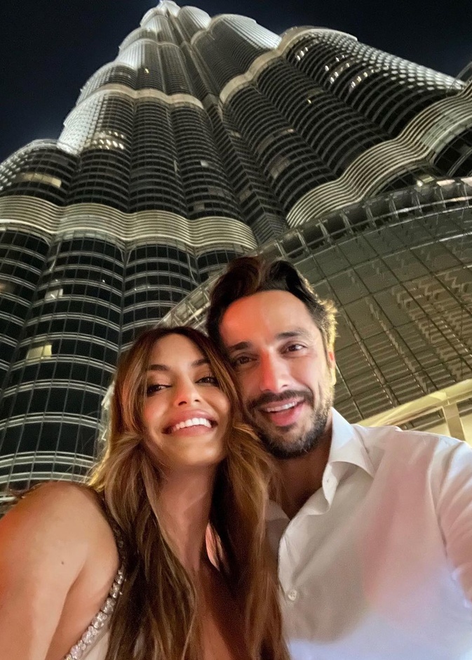 مشاهير اختاروا برج خليفة للإحتفال بأجمل مناسباتهم السعيدة ..كارن وازن وزوجها أحدثهم