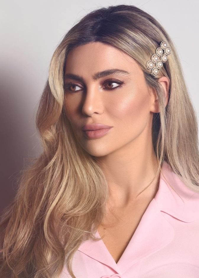 إطلالات جمالية لافتة اتبعيها بالخطوات من وحي أحدث ظهور للنجمات العرب