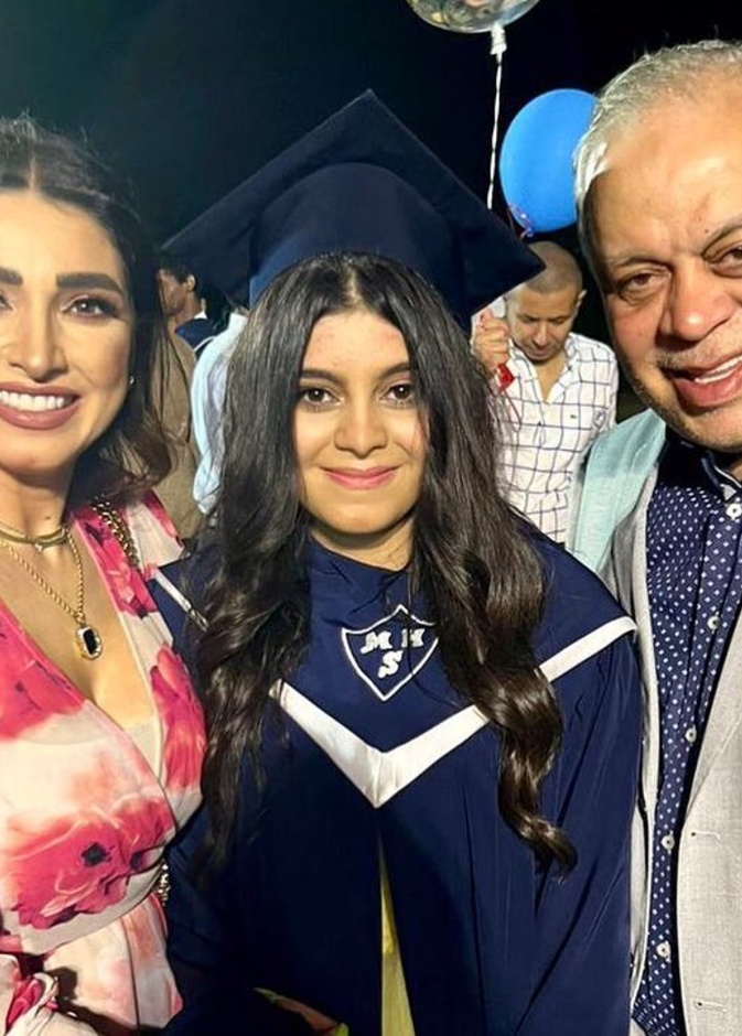 الفنانة روجينا تحتفل بتخرج ابنتها
