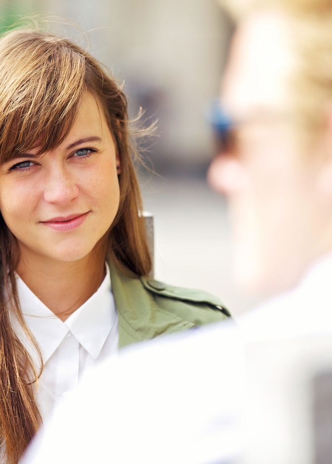 4 أسئلة لا تسأليها للرجل في اللقاء الأول