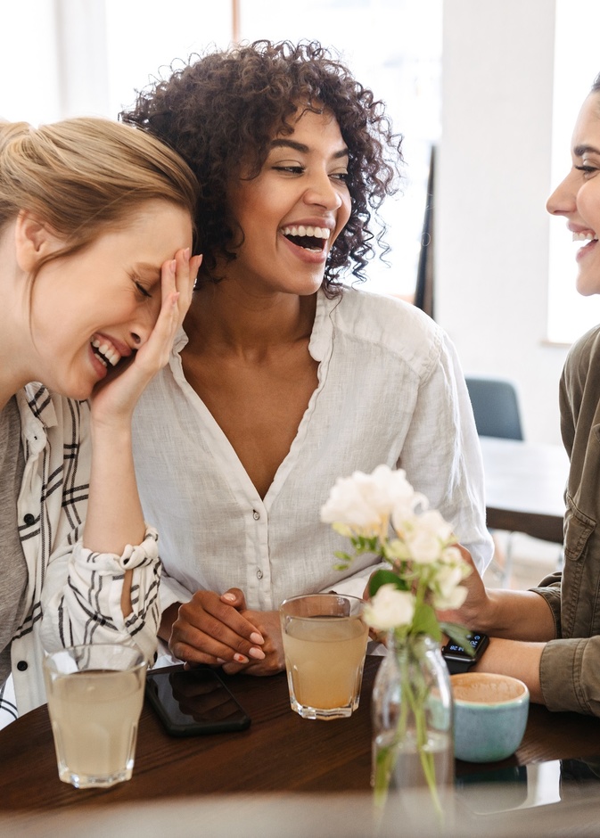 5 طرق للحفاظ على علاقتك مع صديقاتك رغم ضيق الوقت