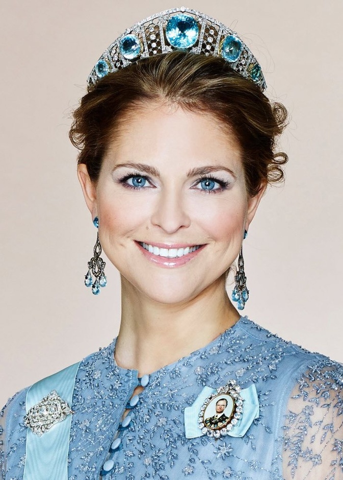 تاجSwedish Aquamarine Kokoshnik tiara من أكثر التيجان التي تتألق بها الأميرة مادلين