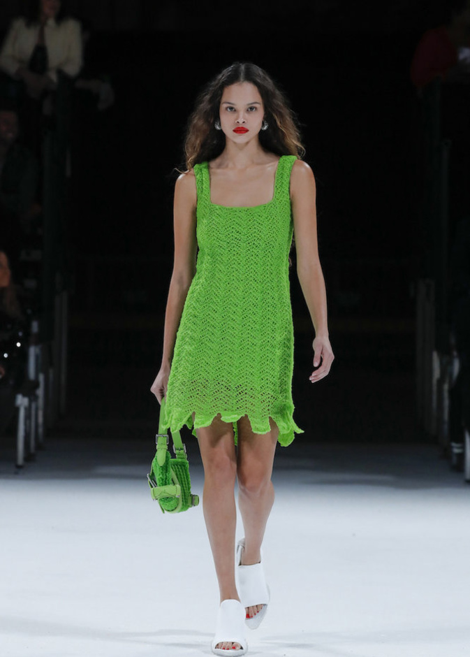  فستان كروشيه قصير من Bottega Veneta