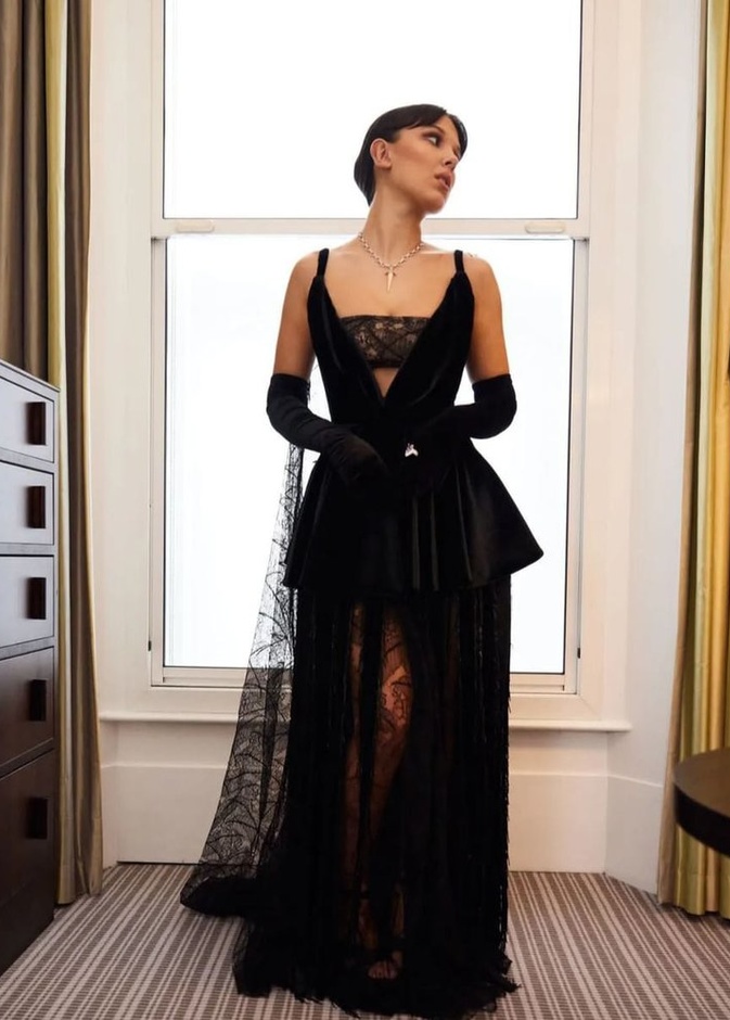 أناقة راقية بالأسود