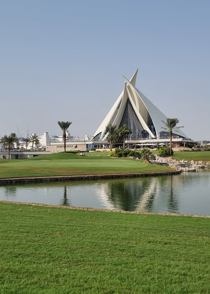 نادي خور دبي للجولف واليخوت.. وجهة مثالية لعشاق الجولف وتجربة شاطئية لا تنسى