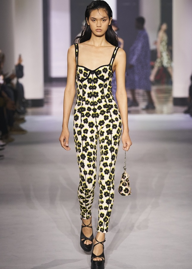 موديلات جمبسوت لصيف 2022 بأسلوب Lanvin المميّز