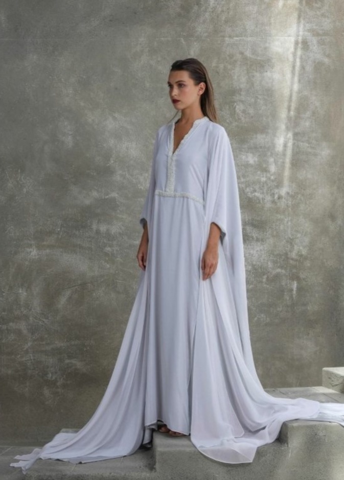 أرقى الأزياء وأحدث التصاميم تحت سقف أكبر قبة بالعالم في معرض "بساط الريح"