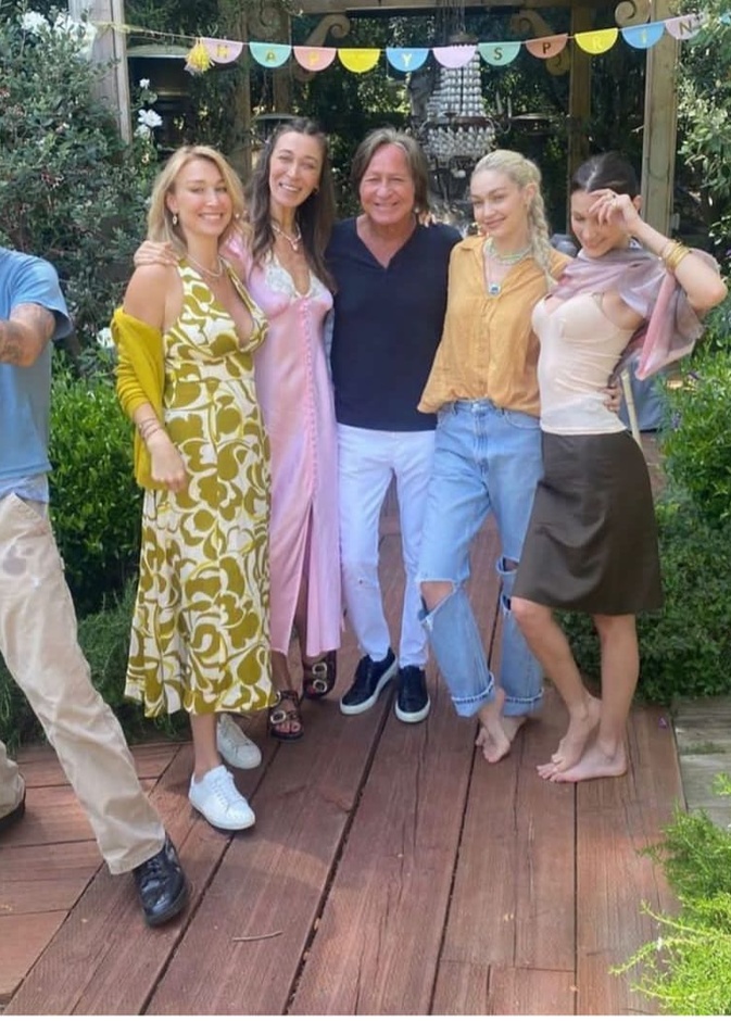 محمد حديد وأبنائه الخمسة