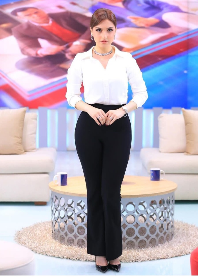 ياسمين عز
