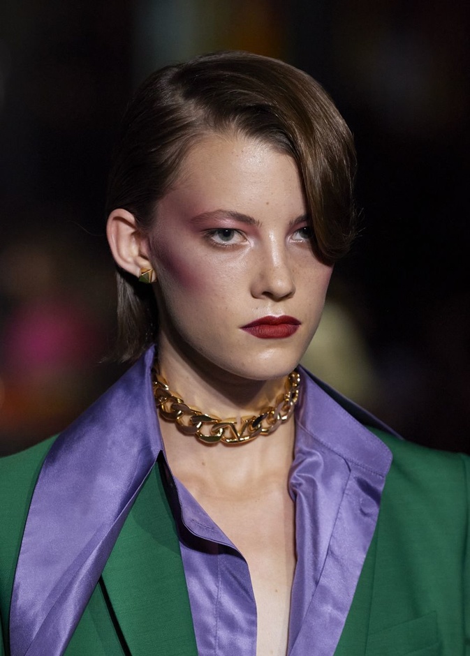 الوان احمر شفاه مخملية ومات لصيف 2022 من دار Valentino