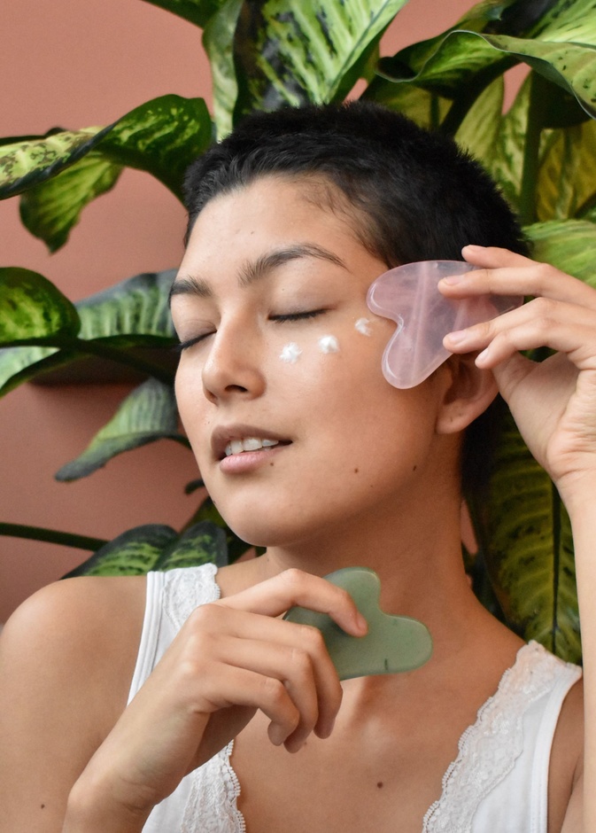 تعرفي إلى فوائد وطريقة تدليك الوجه بالزيوت قبل عيد الأضحى