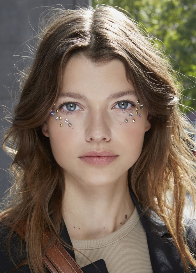 أشهر حيل شد ورفع الوجه بالكونسيلر من انستقرام لمكياج صيف 2022