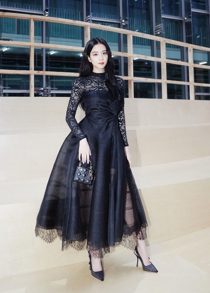 JISOO 