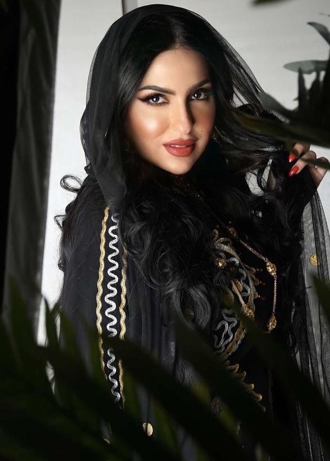 زينب العسكري 