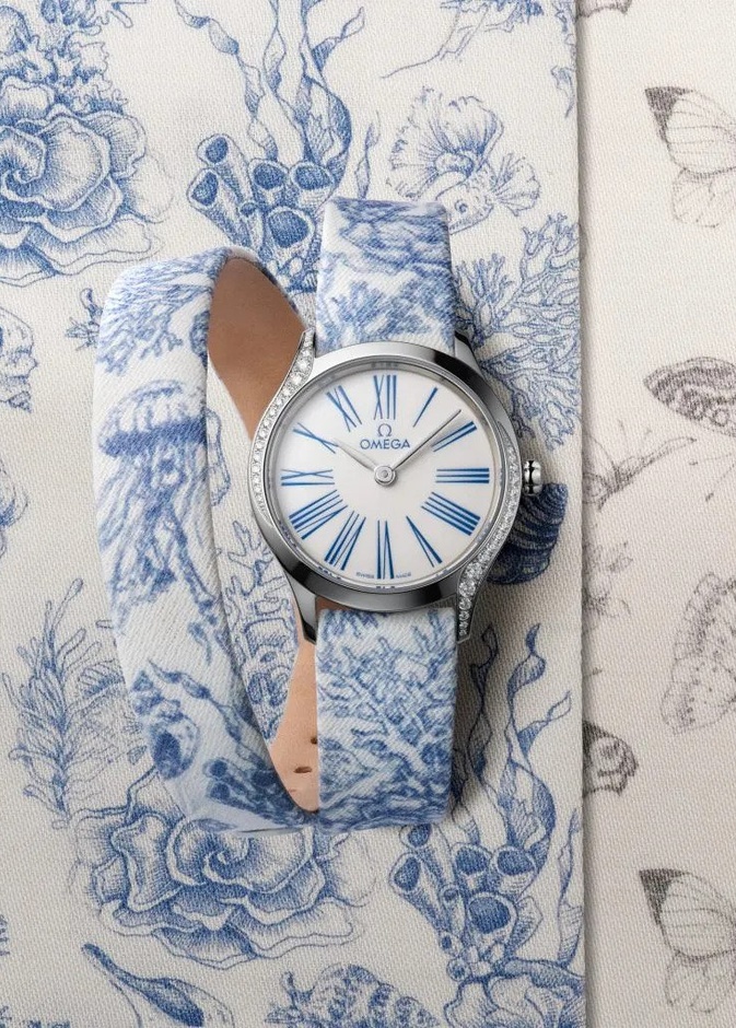 أجمل تصاميم ساعات يد رقيقة لاطلالة أنثوية في نهار العيد