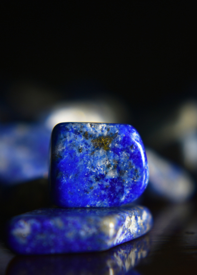 معلومات عن حجر اللازورد لعاشقات اللون الأزرق