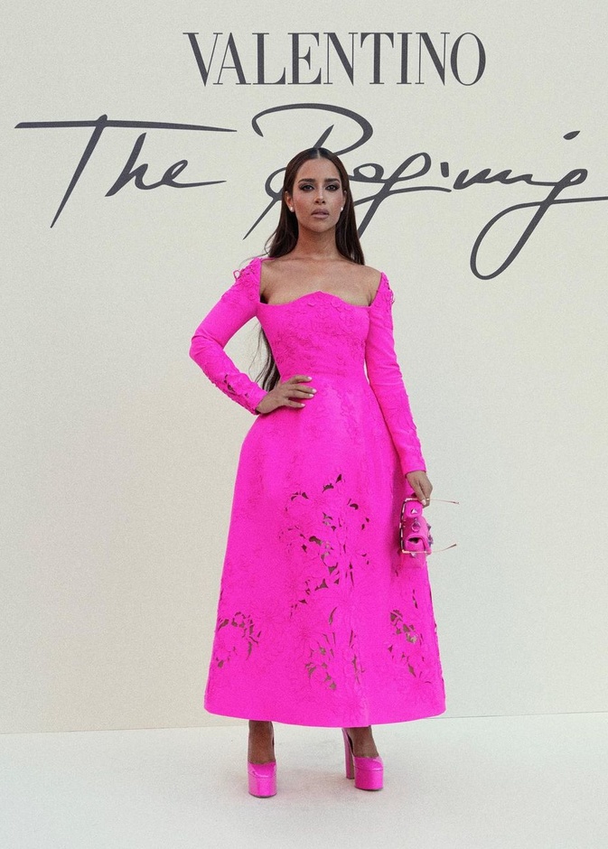 اطلالات بلقيس فتحي عصرية وأحدثها باللون الفوشيا 