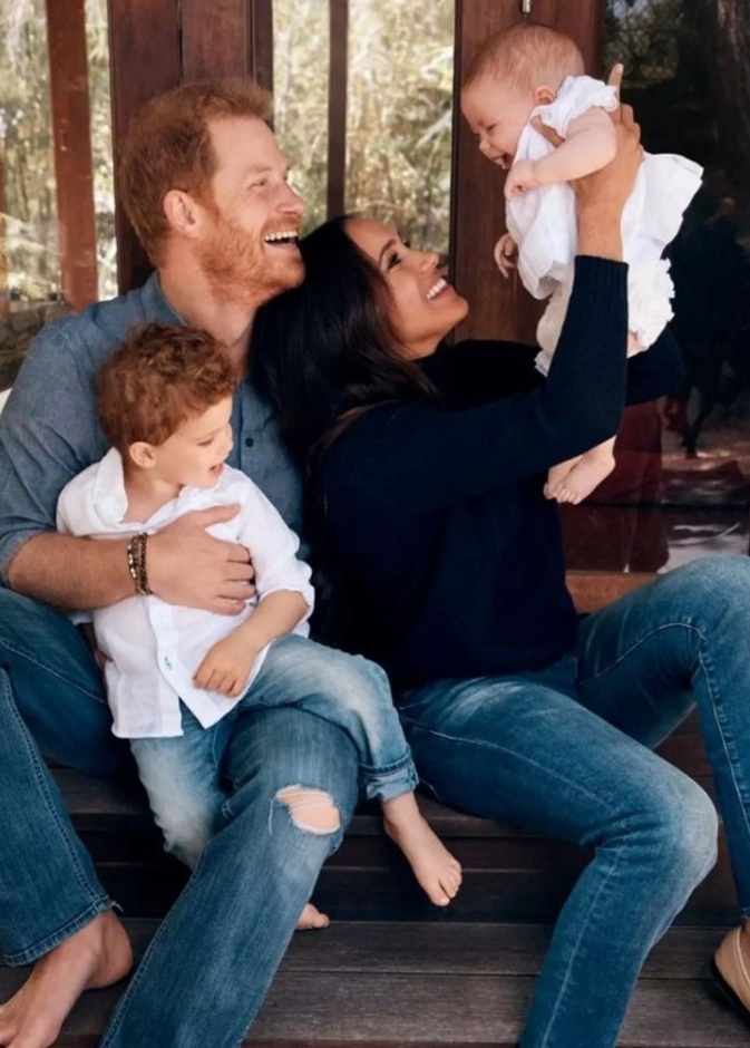 الأمير هاري Prince Harry يجبر القصر الملكي البريطاني على إغلاق التحقيق بشأن مزاعم تنمر ميغان ماركل Meghan Markle على العاملين في القصر