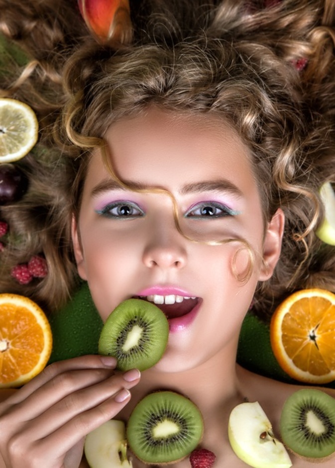 حافظي على صحة الجلد بتناول هذه الاطعمة والمشروبات