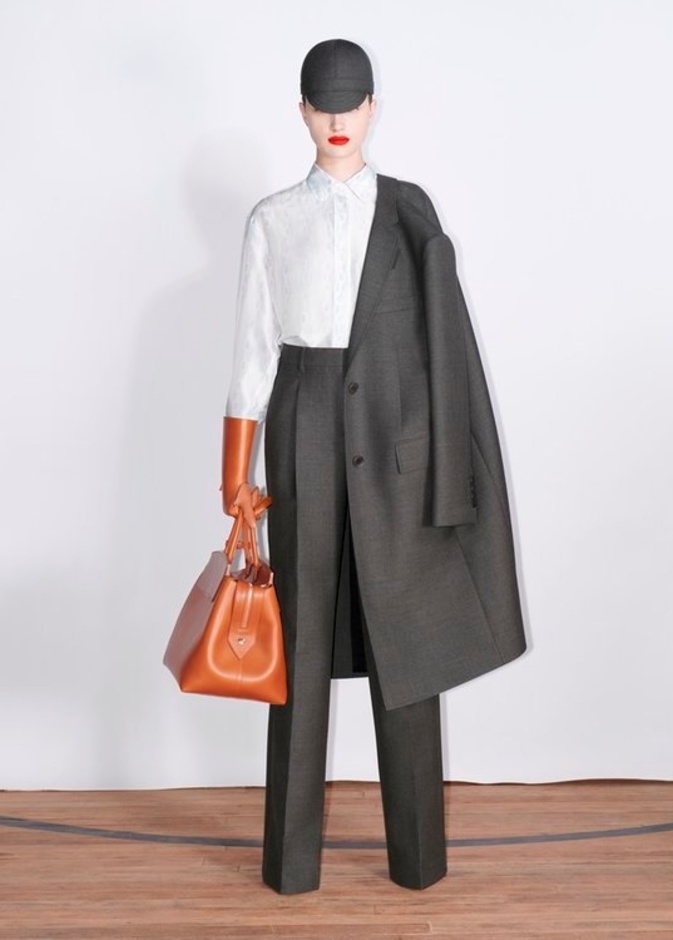 نقطة تحوّل لأسبوع الموضة في لندن... عودة أسماء كبيرة إلى التقويم