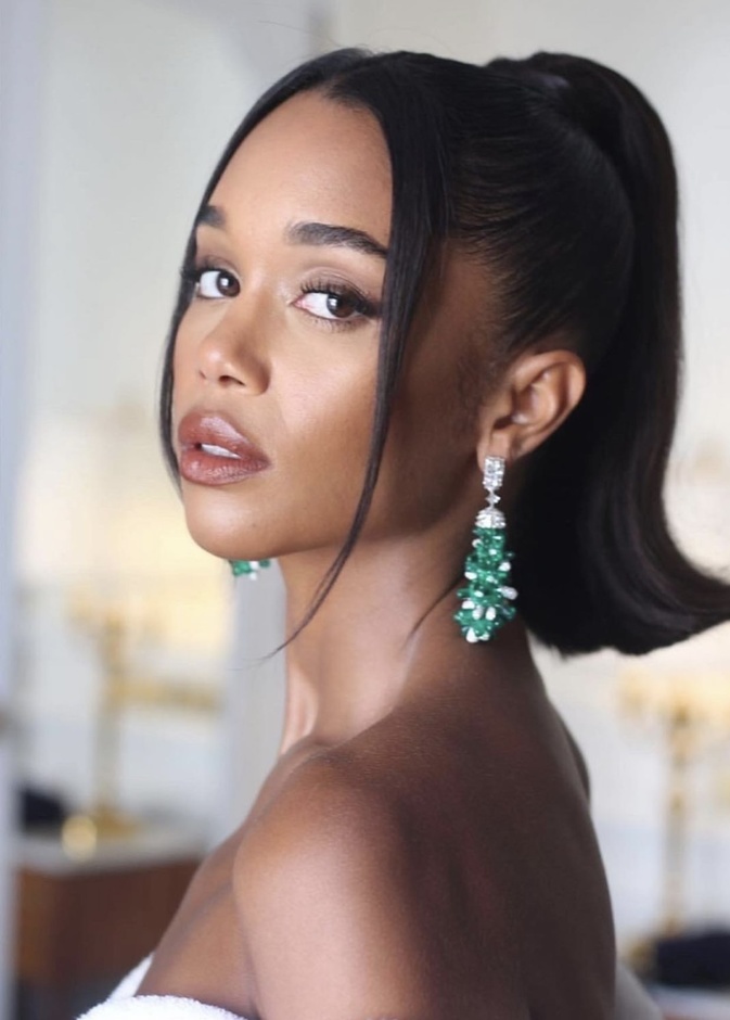خطوات تطبيق مكياج ناعم للسمراوات بأسلوب مكيا ج Laura Harrier - الصورة من حساب Jennifer Yepez على انستغرام