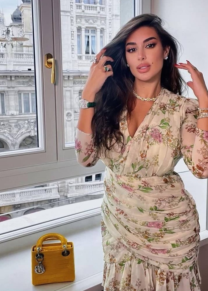 فساتين شهر العسل انستقرام @yasmine_sabri