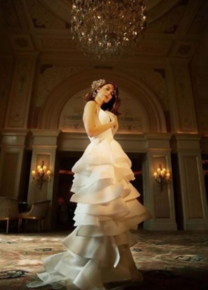 بمناسبة عيد ميلادها.. العزباء منة شلبي بالفستان الأبيض وهذه مواصفات فتى أحلامها