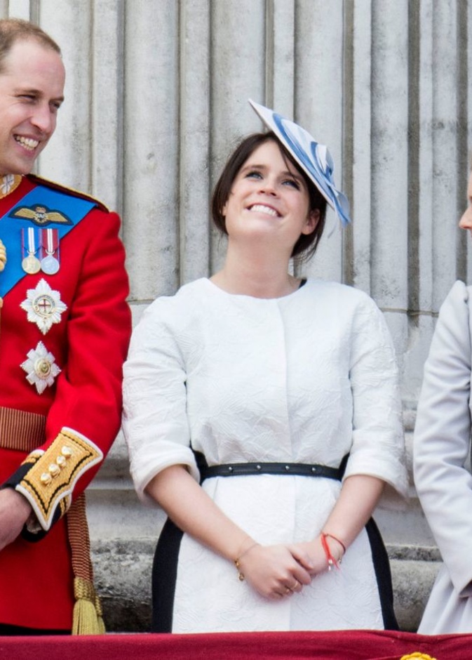 مصادر تتحدث عن تزايد التوتر بين الأمير وليام والأميرتين بياتريس ويوجين