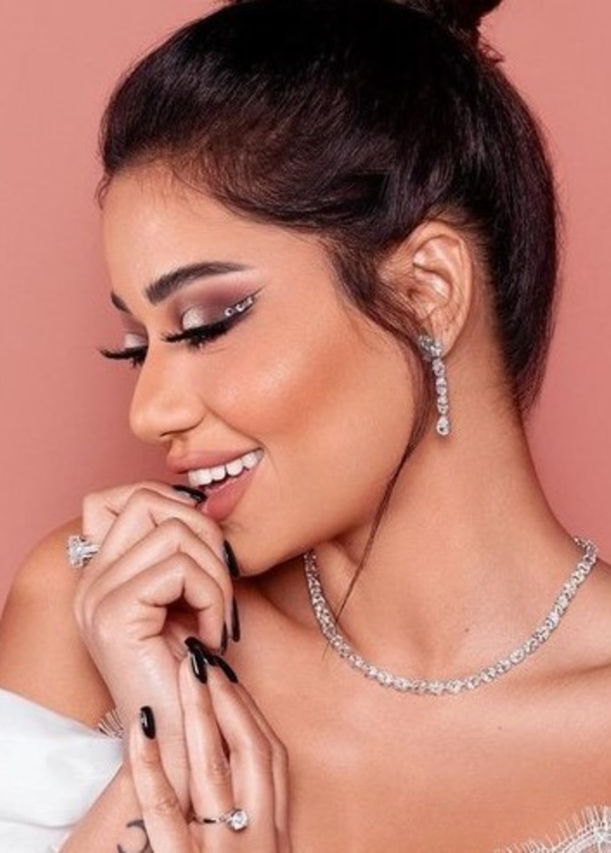 صيحات مكياج رائجة للصيف استوحي خطواتها من إطلالات النجمات العرب
