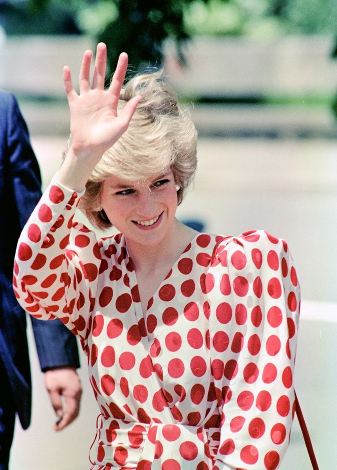 كيف أحدثت ديانا وميغان ثورة في العائلة المالكة البريطانية؟