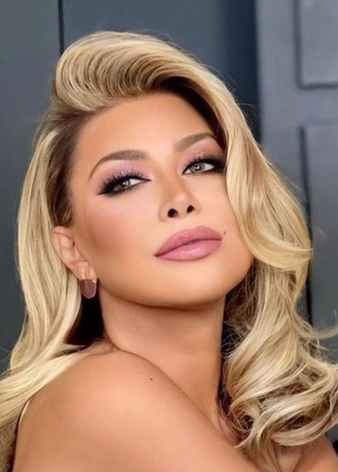 تسريحات شعر راقية لمناسبات صيف 2022 