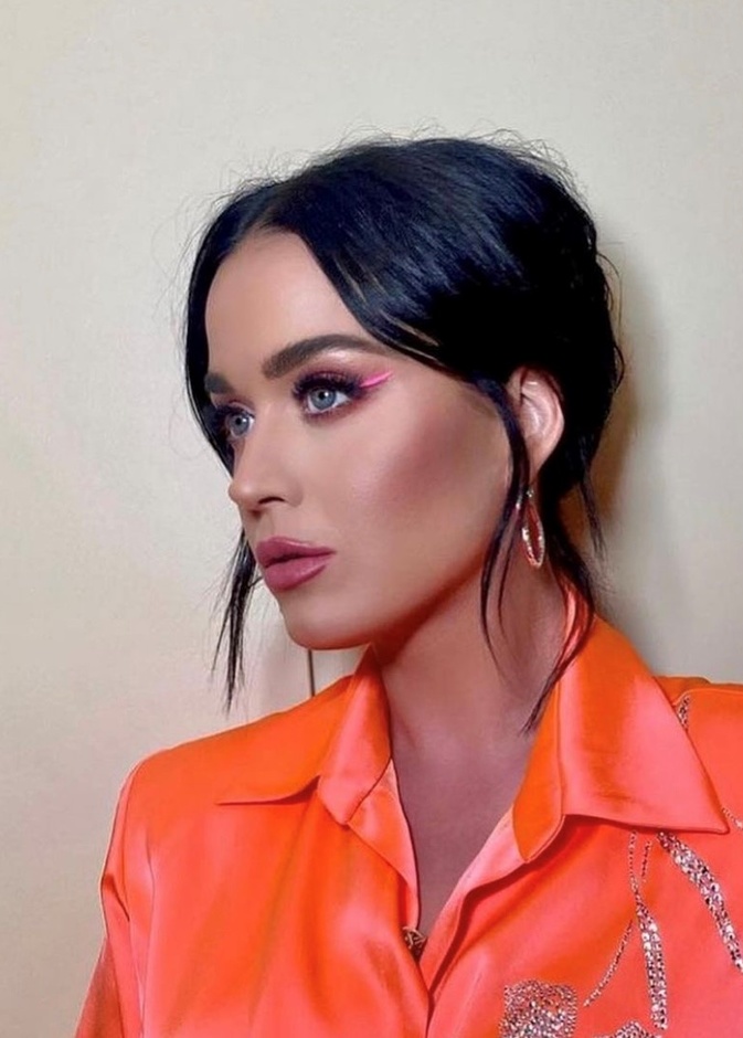 صيحات مكياج جذاب للصبايا على طريقة Katy Perry - الصورة من حساب خبير التجميل Michael Anthony على انستغرام