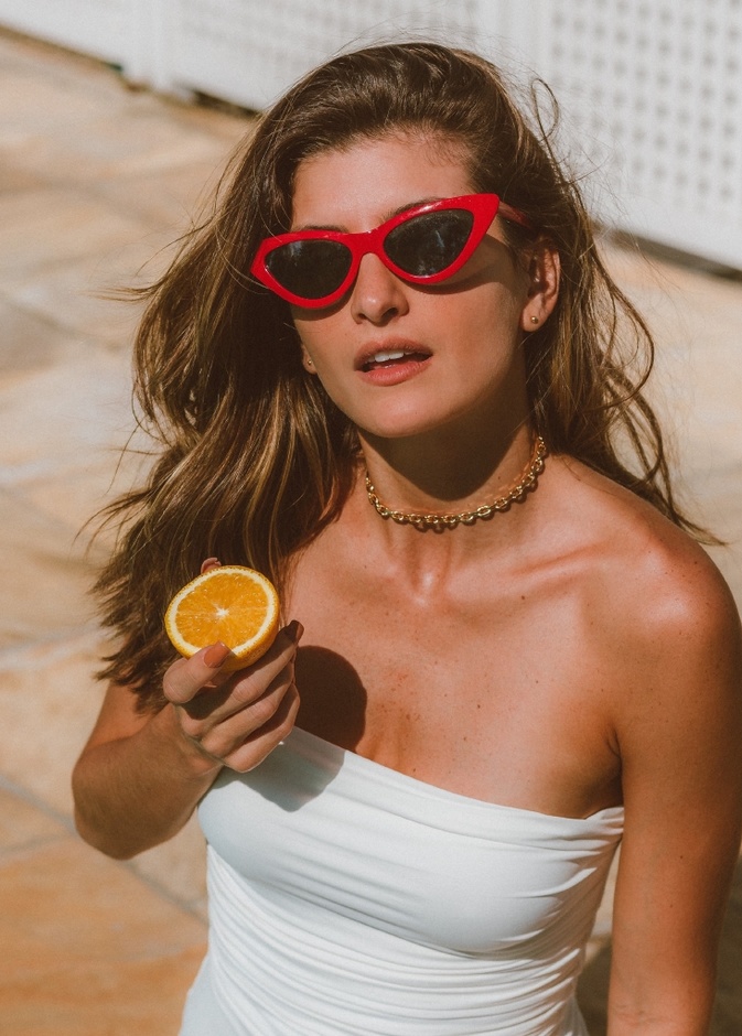 كيف تتخلصين من اسمرار البشرة بعد السباحة بطرق طبيعية سهلة