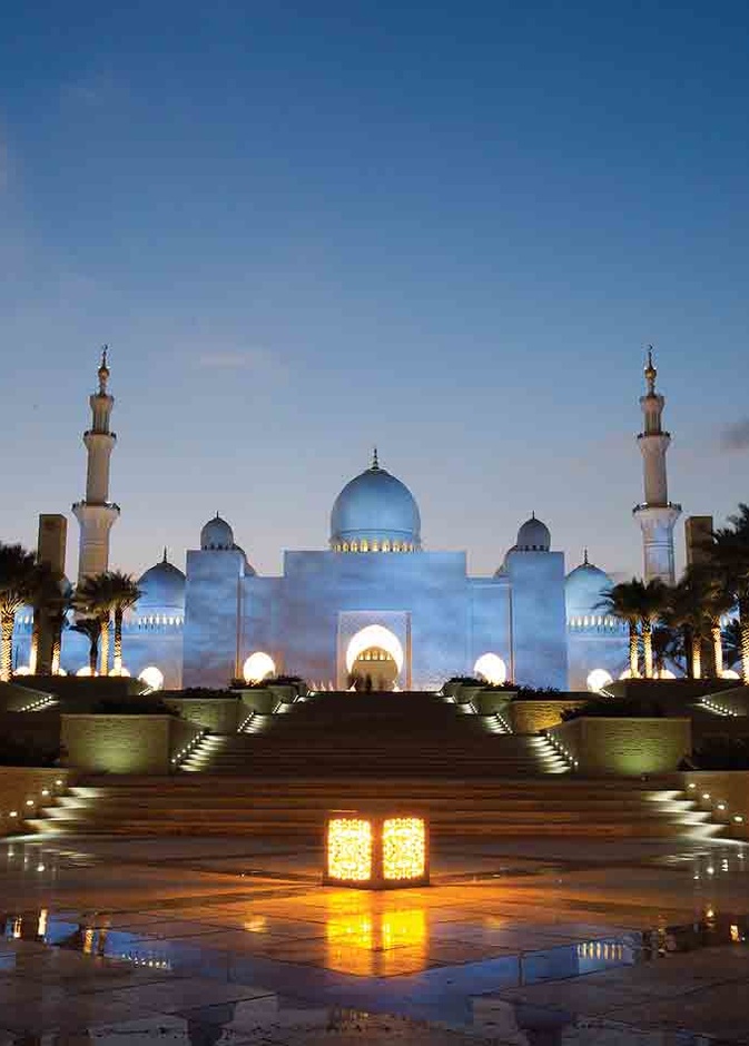 جامع الشيخ زايد الكبير وجهة ثقافية ساحرة للزوار في إجازة العيد