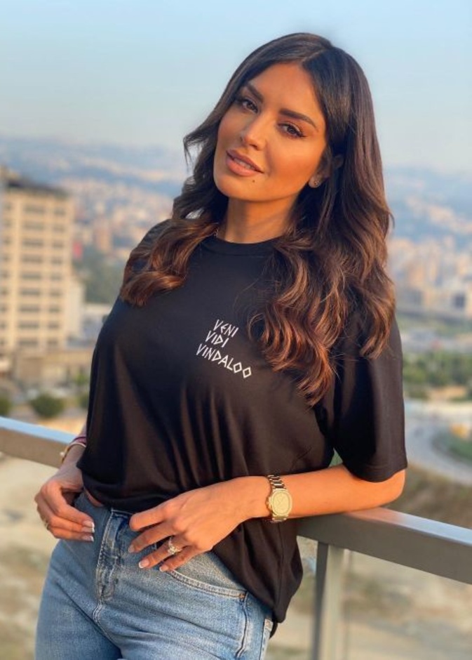 أمل بوشوشة ونادين الراسي أحدثهن ...شاهدوا بالفيديو نجمات يتخطين المألوف ويقدن الدراجات النارية